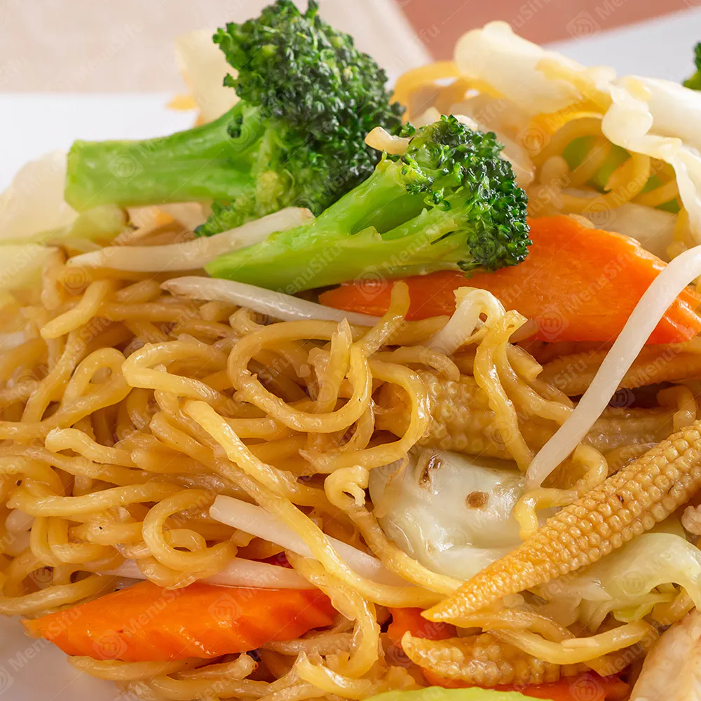 Lo Mein with broccoli and carrot at Shun Xing Restaurant, a Chinese Restaurant in Mathews