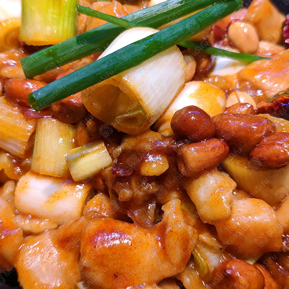 Kung pao chicken with peanuts and peppers at Shun Xing Restaurant, a Chinese Restaurant in Mathews